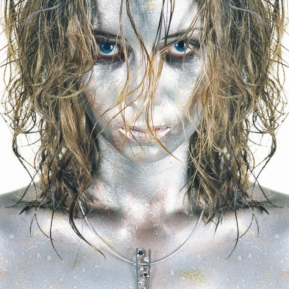 Werbeaufnahme von Schmuck mit Model